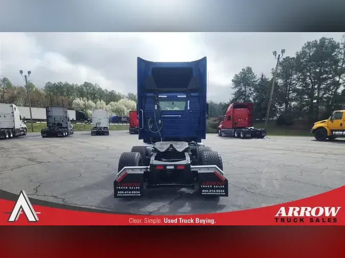 2021 VOLVO VNL64T300