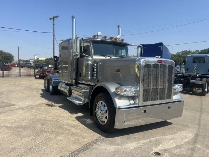 2021 Peterbilt 389