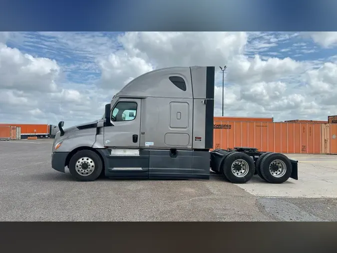 2023 Freightliner Cascadia 126