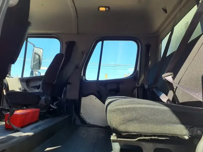 2017 FREIGHTLINER/MERCEDES M2 106