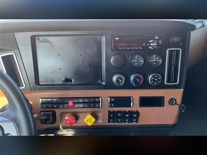 2020 FREIGHTLINER CA126