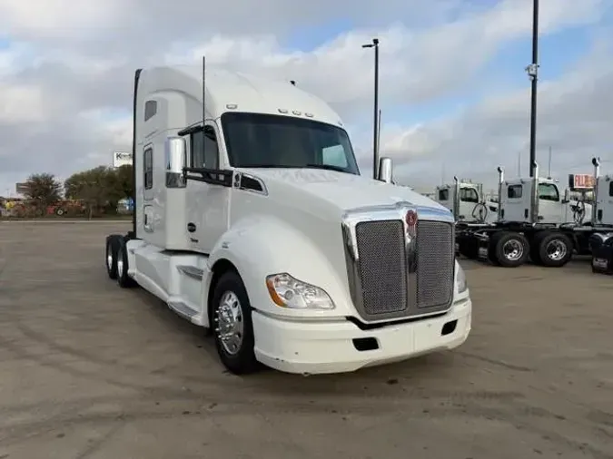 2022 Kenworth T680684d80d7261976abbabbba3830113557