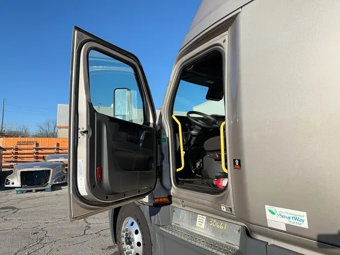 2023 Freightliner Cascadia