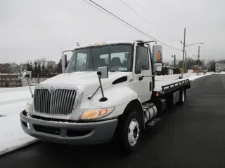 2018 INTERNATIONAL 4300LP