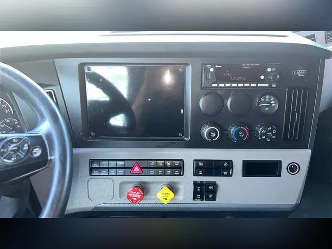 2022 FREIGHTLINER CA126