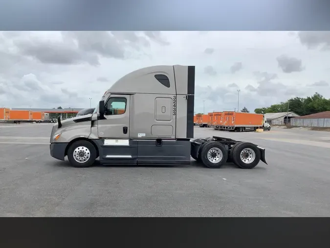 2024 Freightliner Cascadia 126