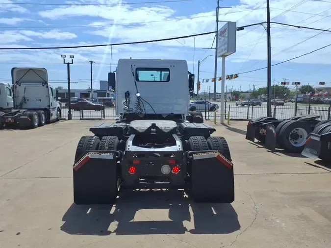 2020 VOLVO VNL64T-300685735a06d0ebc2c1026cadba952534d