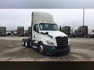 2020 Freightliner Cascadia 126