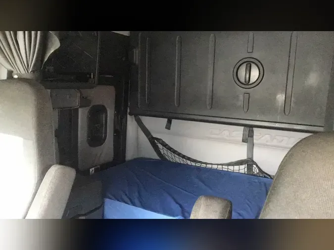 2020 Freightliner Cascadia 126