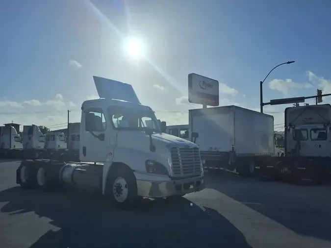 2019 FREIGHTLINER/MERCEDES CASCADIA 125685ee89929185dbebd0fc767926b384f