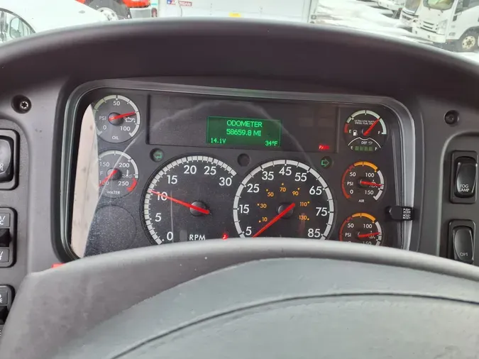 2017 FREIGHTLINER/MERCEDES M2 106
