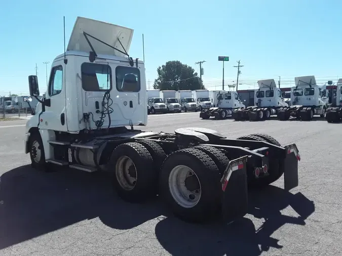 2018 FREIGHTLINER/MERCEDES CASCADIA 125
