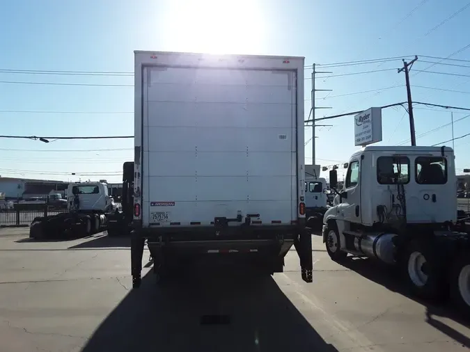 2018 FREIGHTLINER M2 106