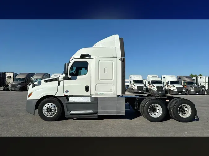 2019 Freightliner Cascadia 126