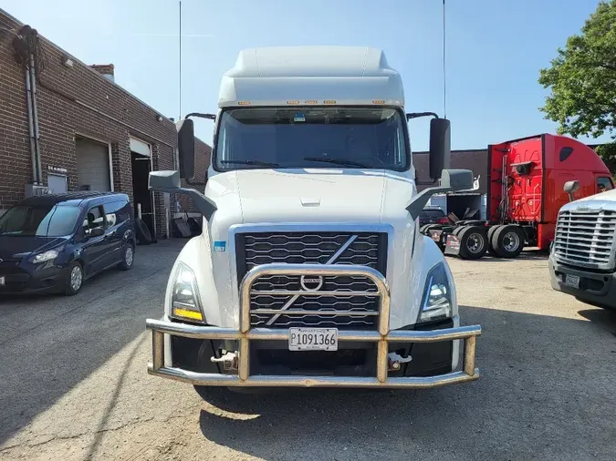 2021 VOLVO VNL64T760