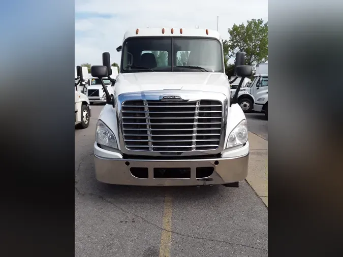 2016 FREIGHTLINER/MERCEDES CASCADIA 125