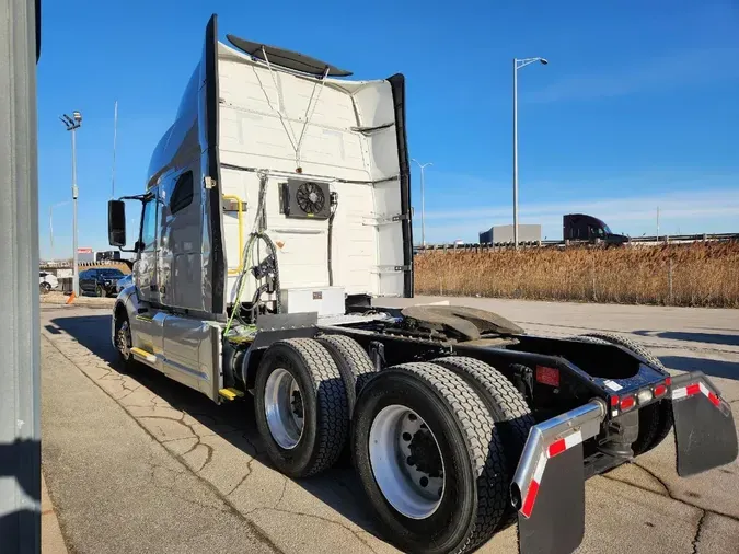 2021 VOLVO VNL64T740