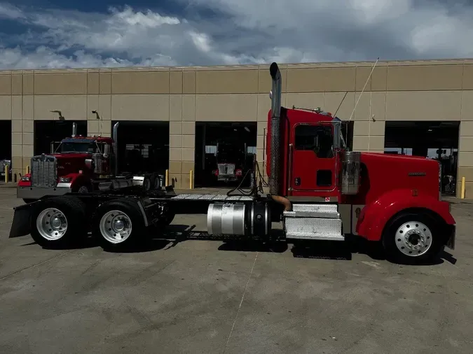 2018 KENWORTH W900