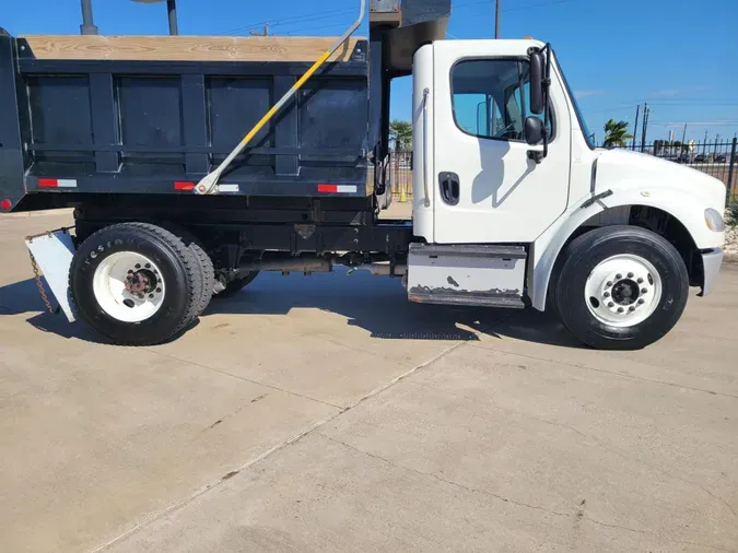 2015 Freightliner Business Class M2 106