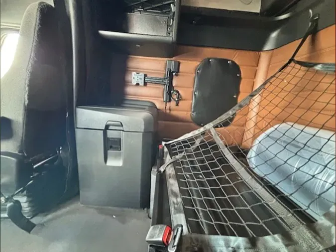 2022 Freightliner Cascadia 126