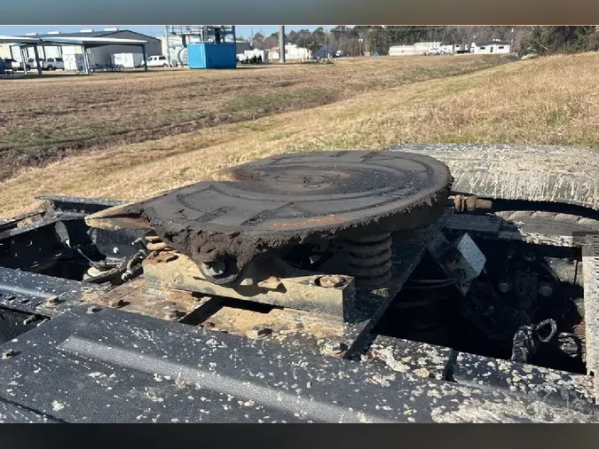 2023 VOLVO VHD64FT300