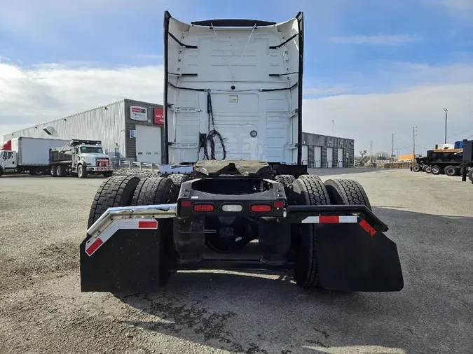 2019 VOLVO VNL64T760