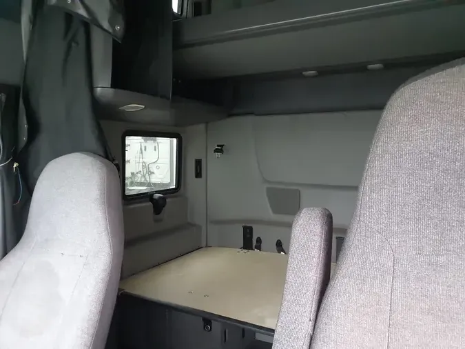 2020 NAVISTAR INTERNATIONAL LT625 SLPR CAB