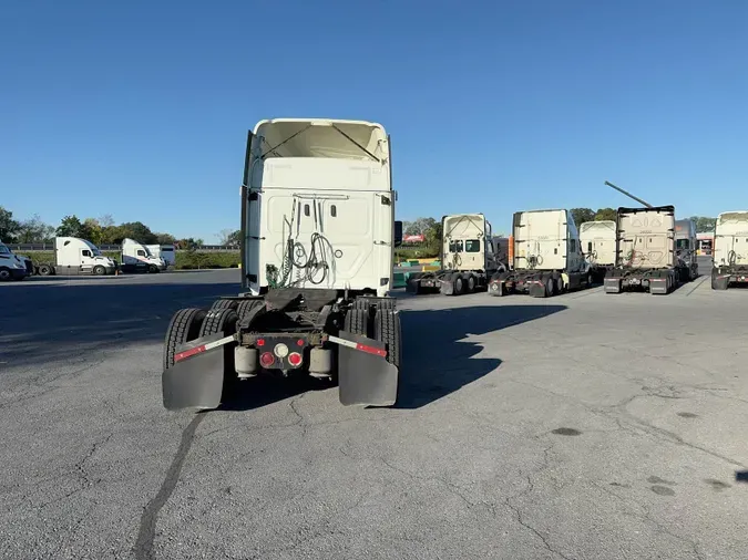 2021 Freightliner Cascadia 126687950fcab961cbc45b4ae753761f110
