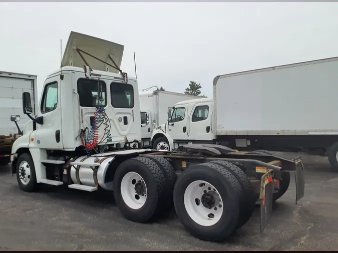 2016 FREIGHTLINER/MERCEDES CASCADIA 125