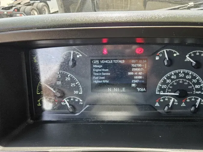 2020 VOLVO VNL64T760