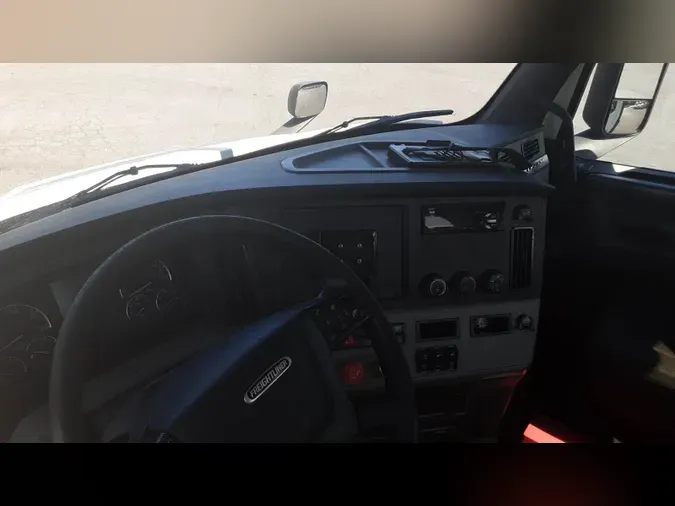 2019 Freightliner Cascadia 1266880e887afbb0eea750cb09cdc382323
