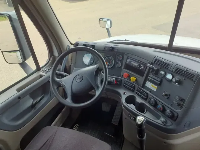 2019 FREIGHTLINER CASCADIA 125