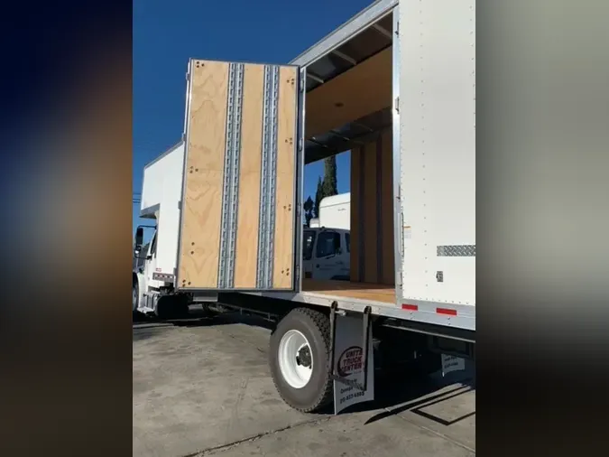 2020 Freightliner Business Class M2 106