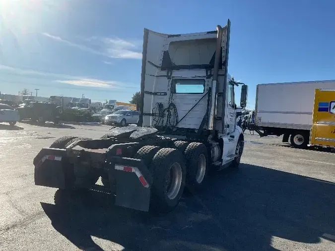 2018 Volvo VNL64300