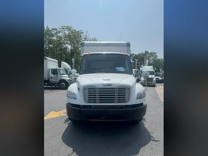2017 FREIGHTLINER M2 106