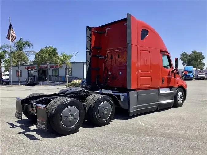 2020 FREIGHTLINER CA126