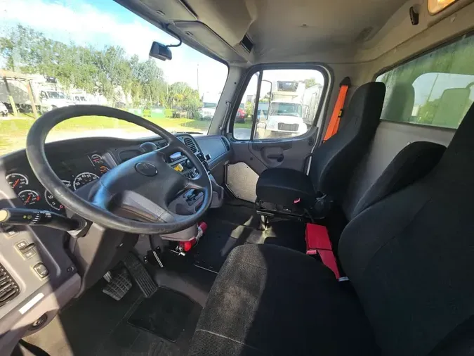 2019 FREIGHTLINER/MERCEDES M2 106