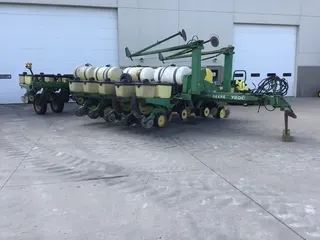1991 John Deere 7200