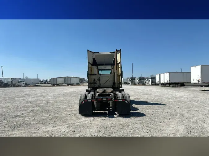 2015 Volvo VNL300