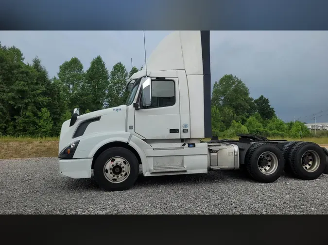 2018 Volvo VNL300