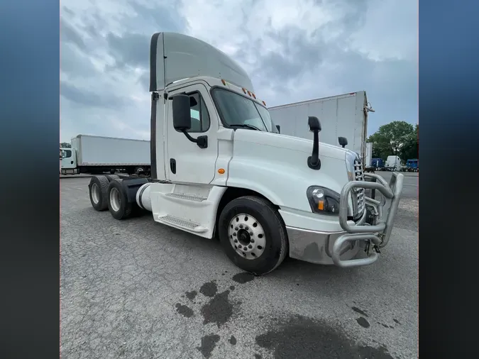 2017 FREIGHTLINER/MERCEDES CASCADIA 125