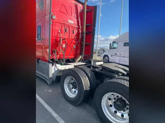 2020 FREIGHTLINER CASCADIA 126