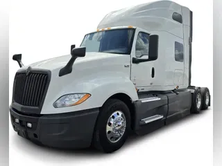2022 International LT625