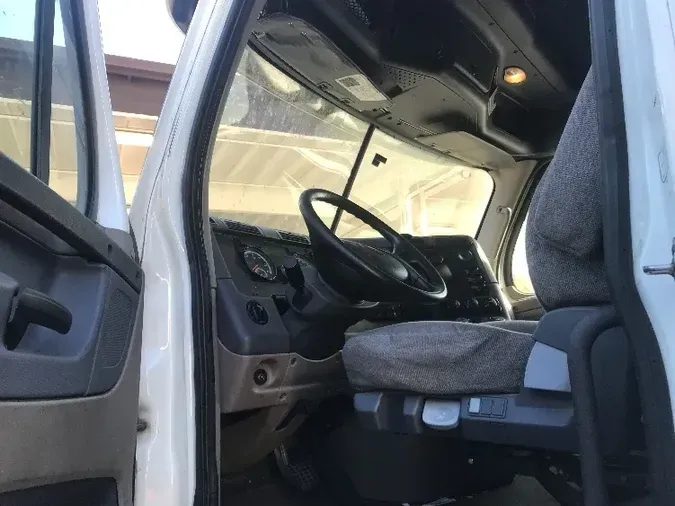 2016 FREIGHTLINER X12564ST