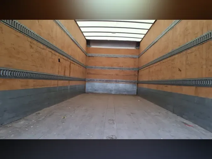 2018 FREIGHTLINER/MERCEDES M2 106