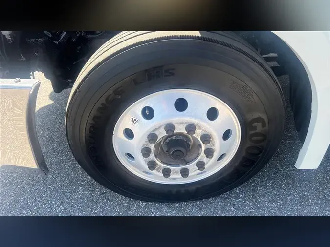 2019 FREIGHTLINER CA126