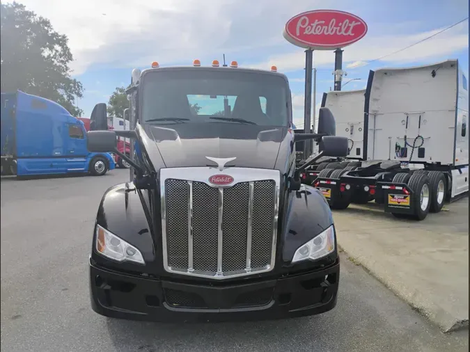 2022 Peterbilt 567