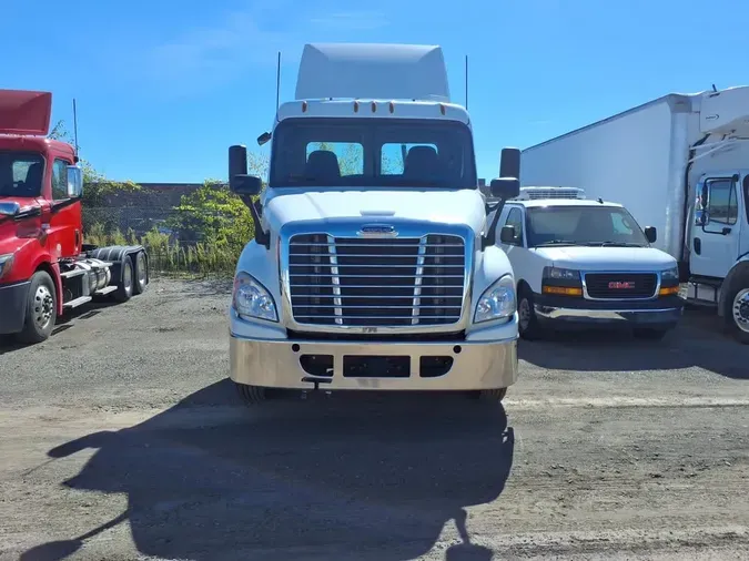 2018 FREIGHTLINER/MERCEDES CASCADIA 125