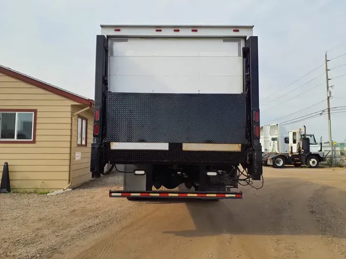 2019 FREIGHTLINER M2 106