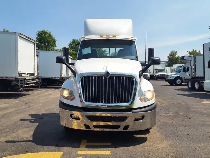2018 NAVISTAR INTERNATIONAL LT625 DAYCAB T/A